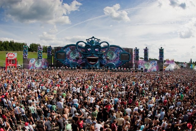 tomorrowland2009.jpg