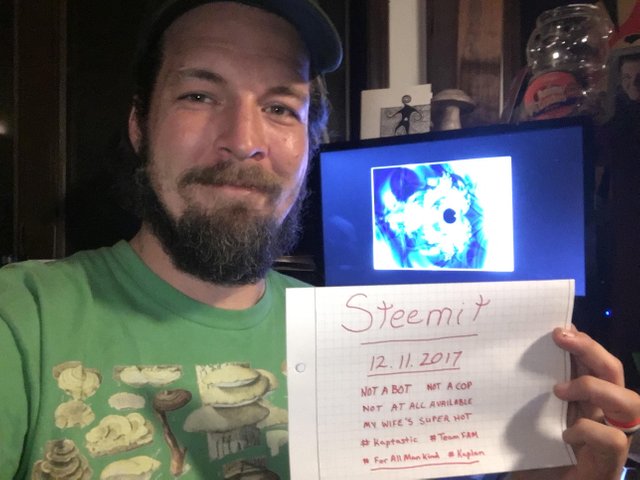 Steemit selfie.jpg