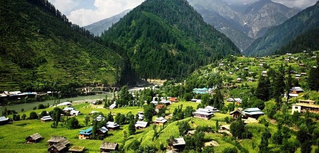 01NeelumValley.jpg