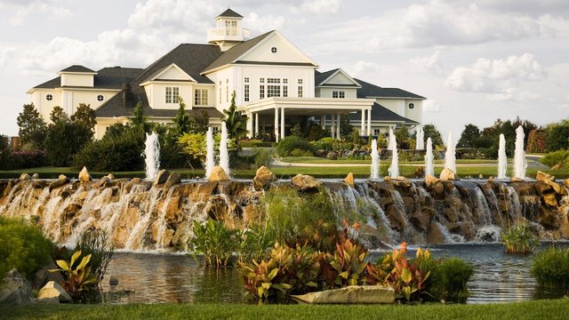 Baywood Greens Clubhouse Front_0.jpg