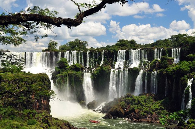 Iguazu-Falls.jpg