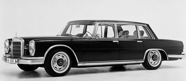 Mercedes-Benz-600_Pullman_4_door.jpg