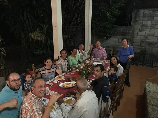 CENA EN FAMILIA.jpg