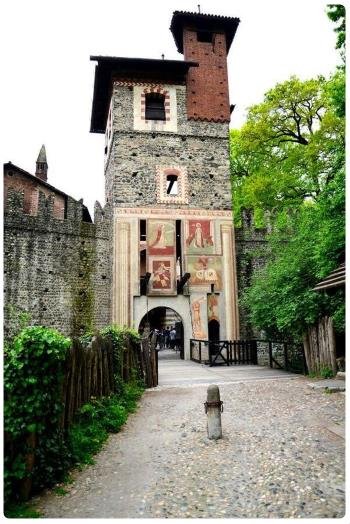 borgo_medievale_ingresso.jpg