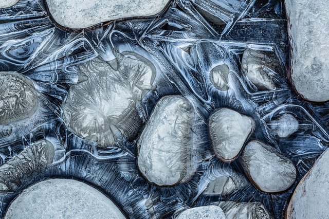 The Freezing Athabaska River in Jasper National Park, Canada.jpg