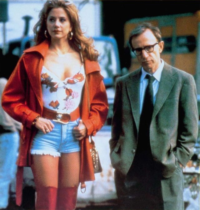 a3697a1d1e462380c3fa34b118f065d5--mira-sorvino-woody-allen.jpg