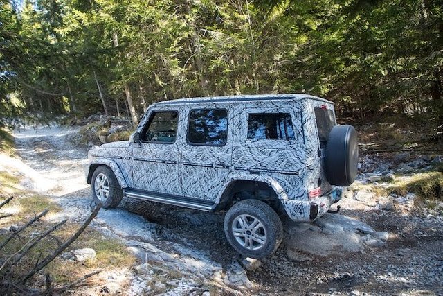 2019-Mercedes-Benz-G-Class-Prototype-Rear-Side-Trail.jpg