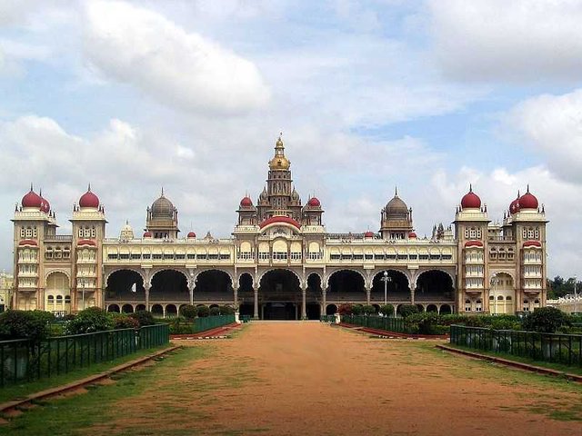 Maharaja-Palace.jpg