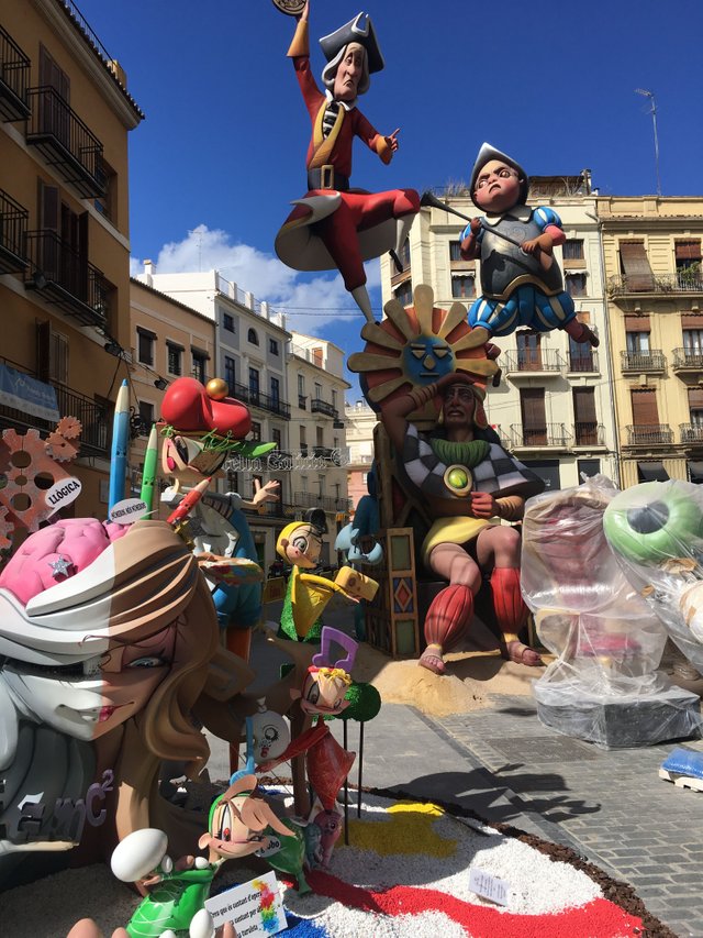 valencia-fallas-big-group.JPG