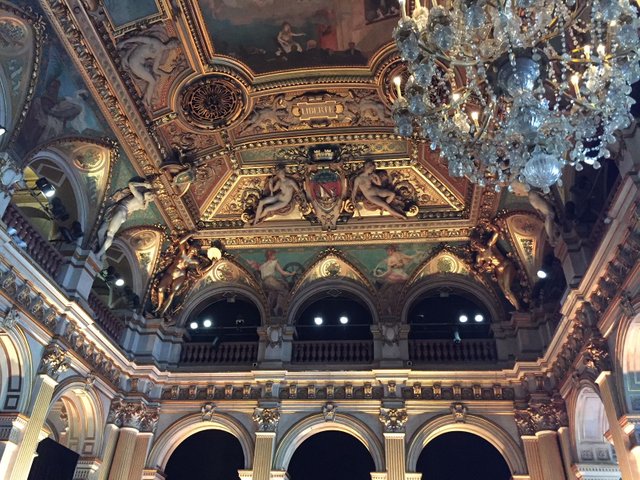 hotel-ceiling.JPG