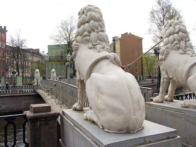 800px-Bridge_of_Four_Lions001.jpg