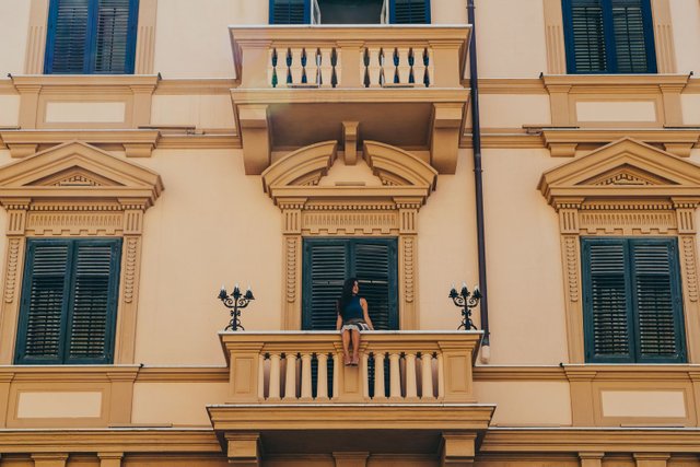 Nicole-Isaacs-Sicily-Balcony.jpg