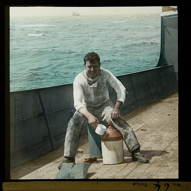 Daily Life of Sailors On-board in the 1900s (24).jpg