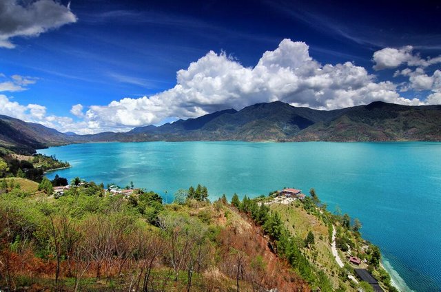 Danau Laut tawar.jpg