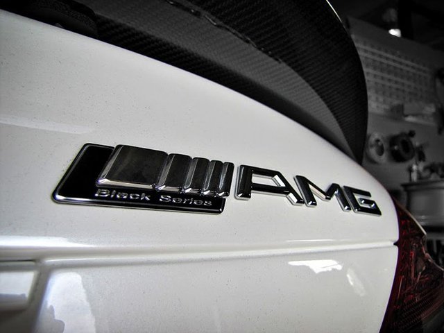 2010-renntech-sl65-amg-v12-biturbo-black-series-09.jpg