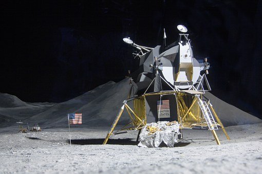 moon-landing-193761__340.jpg