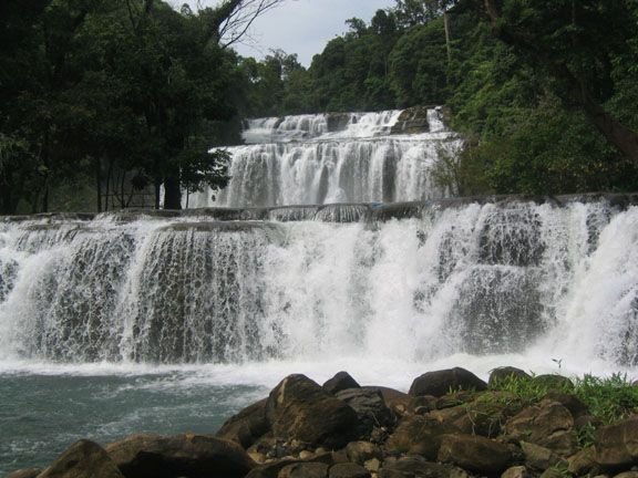 Tinuy_an_falls_bislig.jpg