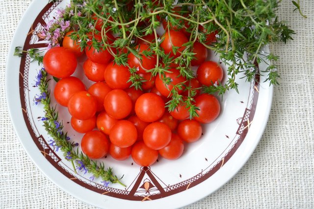 tomatoes-1651216_1280.jpg