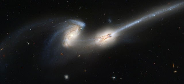 640px-NGC46767c3b0.jpg