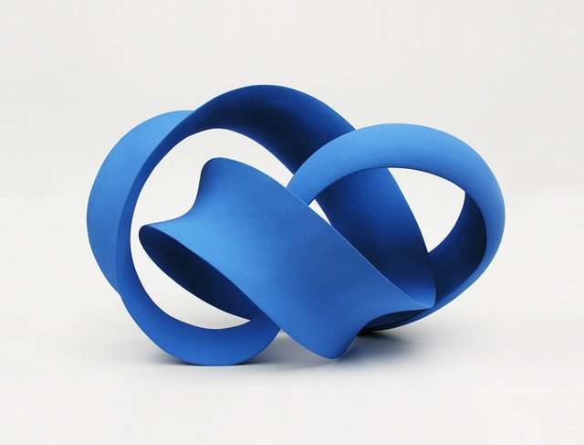 Stretching-&-Curling---Complex-Ceramic-Forms-by-Merete-Rasmussen-2