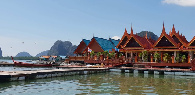 Have a buffet lunch at a muslim fishing village called Panyee island