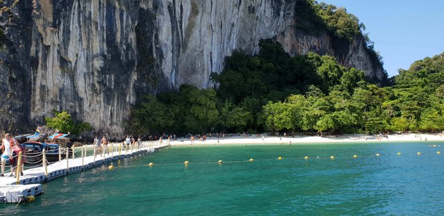 Rocky outcrops guarding the beach at Hong island