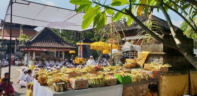 Inside the Pura Blanjong Hindu temple