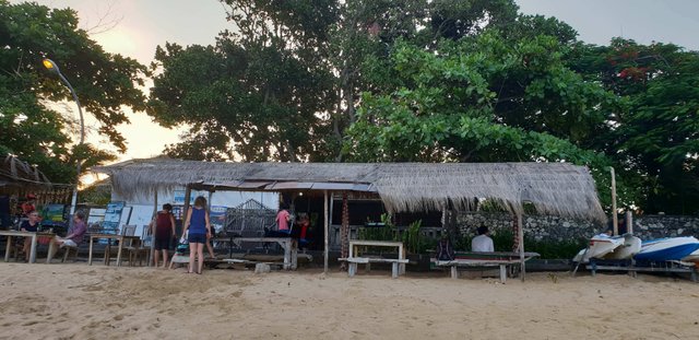 Warung Pantai Indah offers lip-smackingly good food at a cheap price