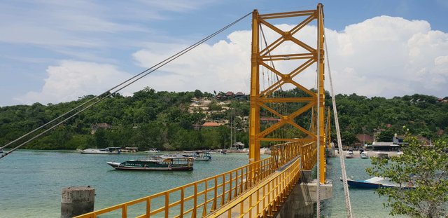 Yellow Bridge is an iconic bridge connecting Nusa Lembongan to Nusa Ceningan