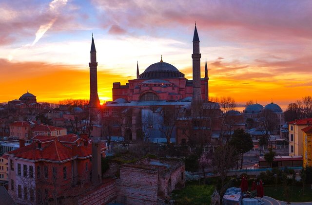 Best times to visit Istanbul are February-mid April and October-mid November
