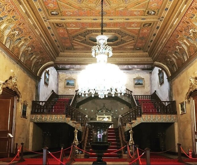 The entrance hall inside the Beylerbeyi Palace