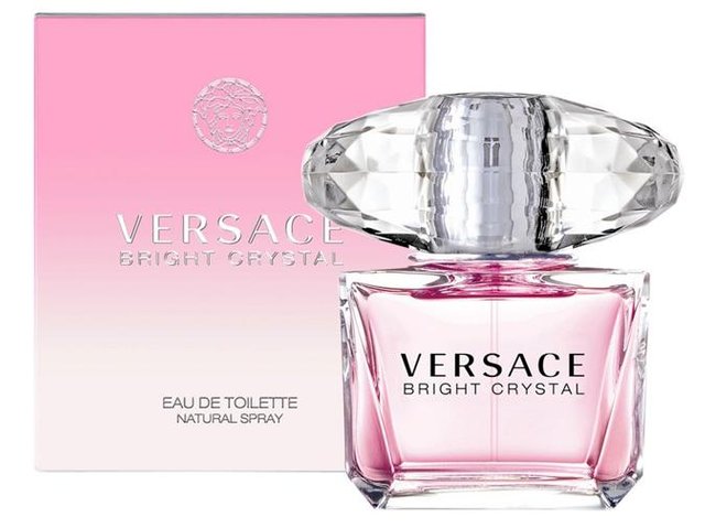 nước hoa Versace Bright Crystal có tông màu ngọt ngào