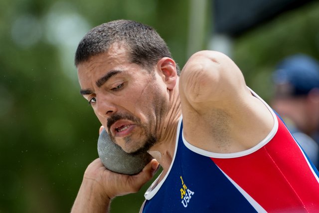 U S Army Veteran Michael Kacer Throws Shotput During The 2016 Invictus Games Steemit