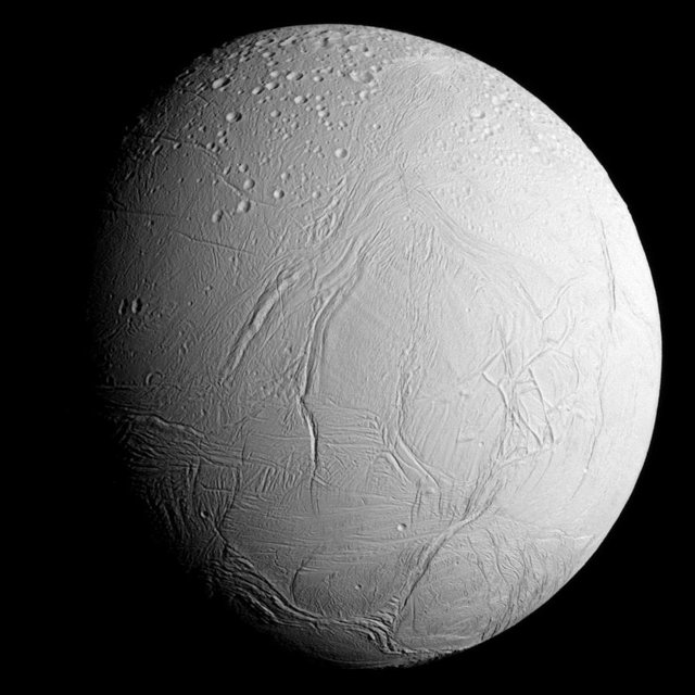 PIA17202 - Approaching Enceladus.jpg