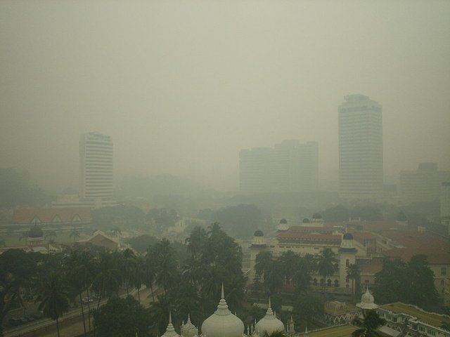 Example of haze in a metropoly