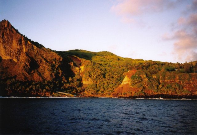 can a armant live in pitcairn islands