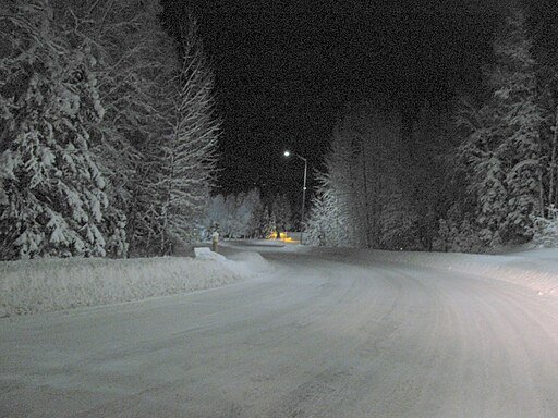 Photo by DonKofAK. Creative Commons Attribution-Share Alike 3.0 Unported license.