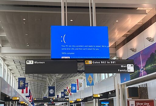BSOD at Dulles Airport due to the botched CrowdStrike security update on July 19, 2024. Photo by relvax. Creative Commons Attribution-Share Alike 2.0 Generic license.