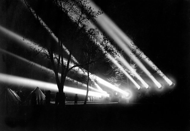 Washington Barracks 24 inch searchlights, 1918 HD-SN-99-02235