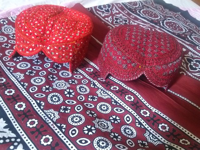 Sindhi topi and Ajrak