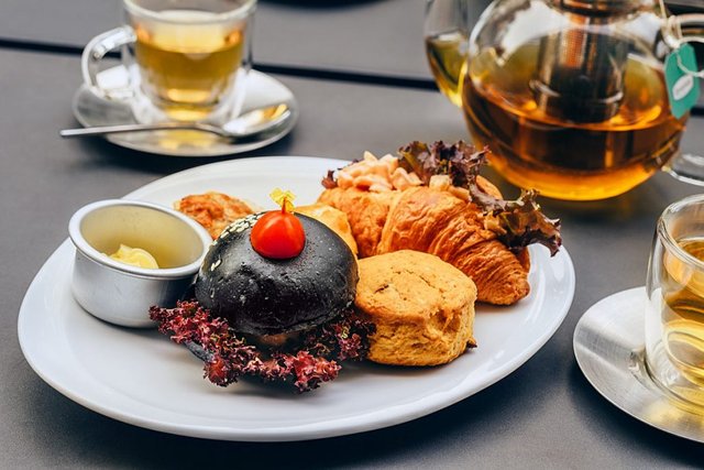 2pm g hotel high tea