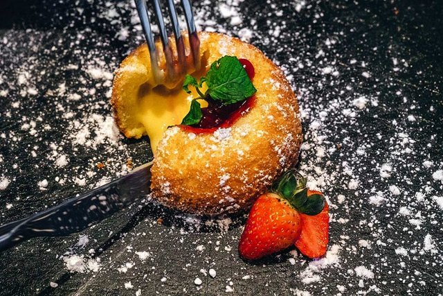 white chocolate lava cake