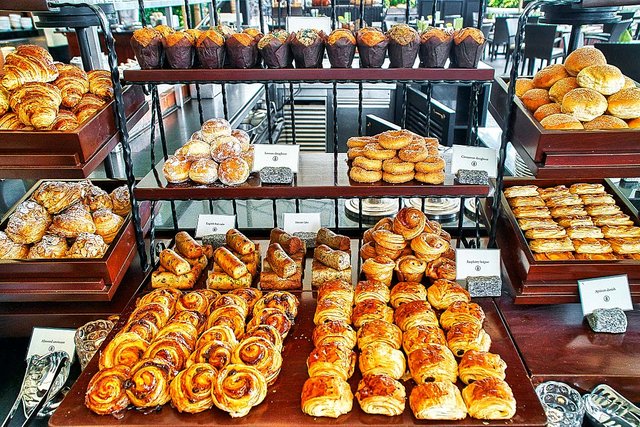 breakfast buffet pastries