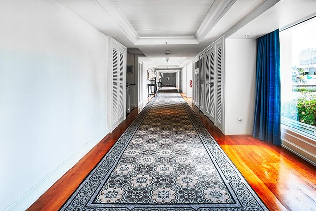 Mandarin Oriental Bangkok Garden Wing hallway