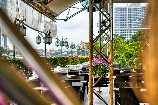 Mandarin Oriental Bangkok outdoor area