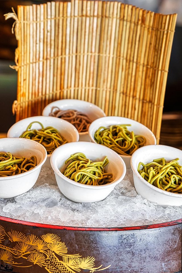 Green soba noodles