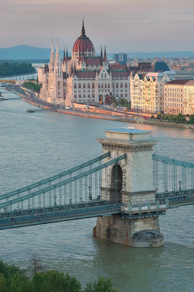 Budapest Sights: Parliament and the Chain Bridge