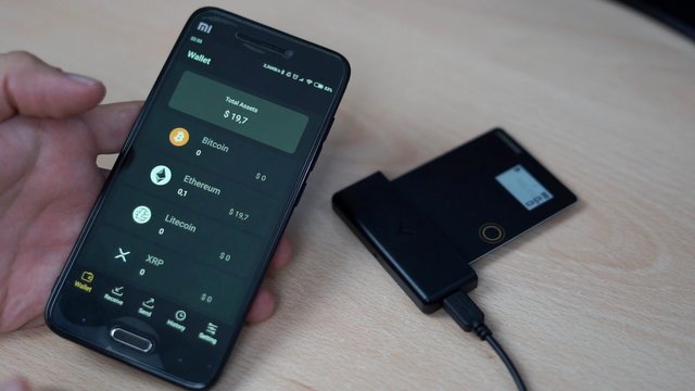 Recensione Hardware Wallet CollWallet S