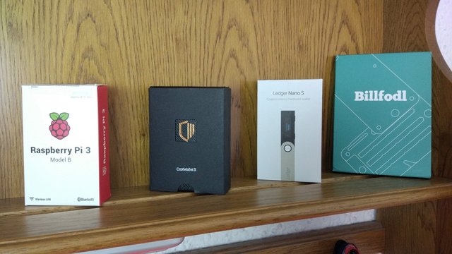 Recensione Hardware Wallet CollWallet S