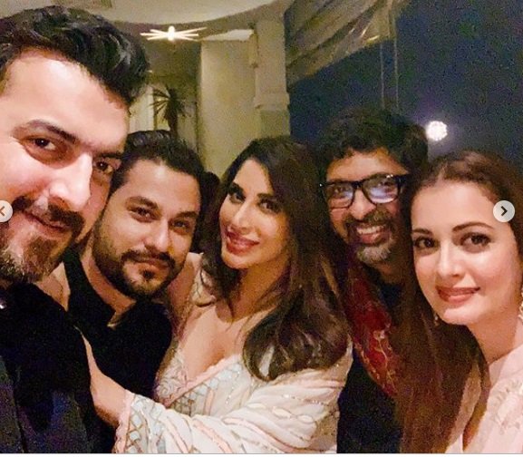 Malaika Arora - Arjun Kapoor, Deepika - Ranveer, Kareena - Kartik Aaryan at Karan Johar's Diwali Bash